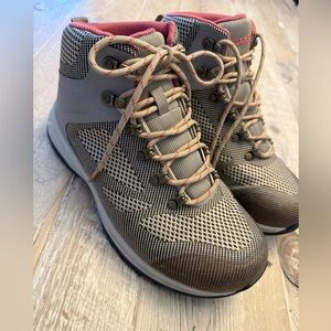 Propet Ankle Boots in Brown and Pink EUC 8.5